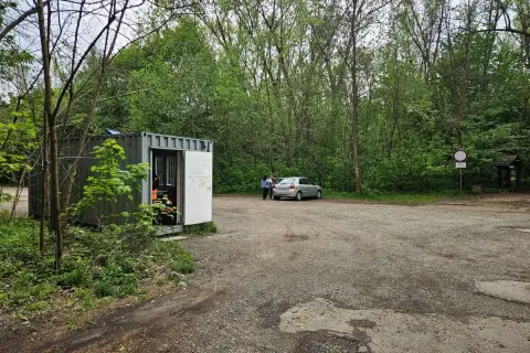 Parking przy wejściu na polskie Malediwy Jaworzno. Trasa do zalewu.