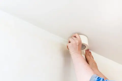 Malowanie: Sufit czy ściany? Uniknij błędów, maluj jak pro!