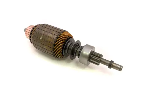 En rotor med koppartrådar och ett kugghjul, en del av en wankel motor.