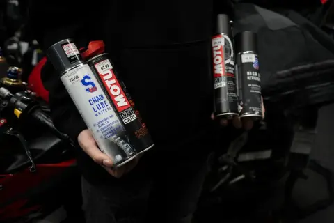 Jaki smar do łańcucha motocyklowego? Twój wybór, Twoje bezpieczeństwo