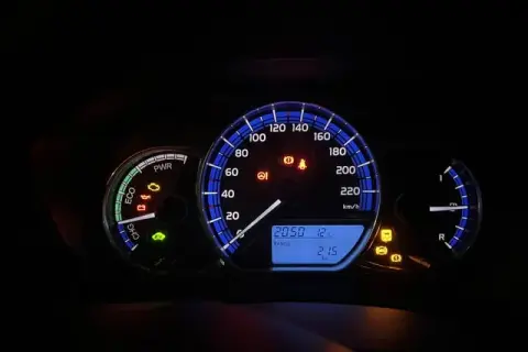 Kontrolki w toyocie yaris co oznaczają i jak uniknąć problemów