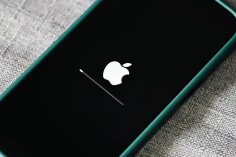 iOS 19: Jak bezpiecznie zaktualizować iPhone'a? Poradnik krok po kroku