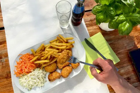Łeba: Gdzie zjeść? Przewodnik po najlepszych smakach i cenach