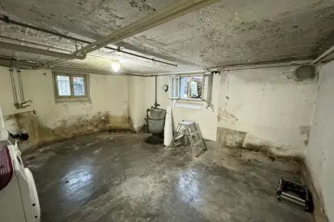 Nasse Wände im Keller was tun: Effektive Lösungen und Tipps zur Sanierung