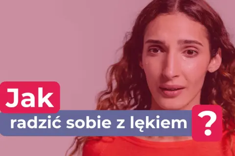 Kobieta z łzą w oku, tekst "Jak radzić sobie z lękiem?". Lęk antycypacyjny może być przytłaczający.