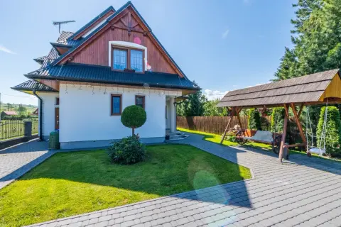 Uroczy pensjonat Janina Rzepka zaprasza. Sprawdź cennik i zarezerwuj pobyt w malowniczej okolicy.