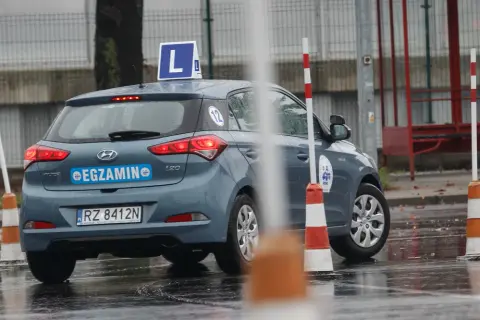 Jak długo trwa egzamin na prawo jazdy? Czas, który musisz znać