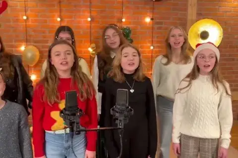 Gdzie znaleźć podkład muzyczny Kto wie, czy za rogiem? Sprawdź teraz