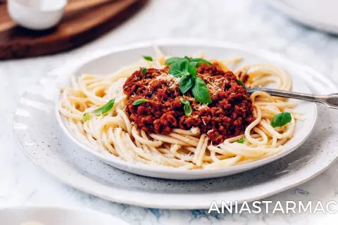 Ania Starmach: Spaghetti bolognese przepis na perfekcyjny sos