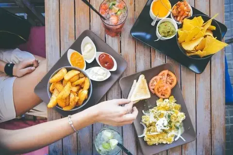 Gdzie zjeść we Wrocławiu? Od tanich barów po fine dining!