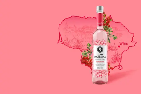 Wódka Adam Mickiewicz Żurawina, inspirowana Wilnem, z żurawiną i rysunkiem miasta.