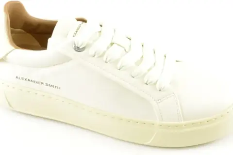 Scarpe Alexander Smith uomo bianche in pelle, un classico intramontabile per un look casual chic.