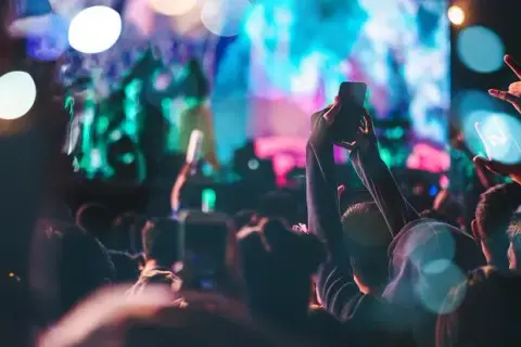 Gdzie bezpiecznie kupić bilety na koncert, aby uniknąć oszustw