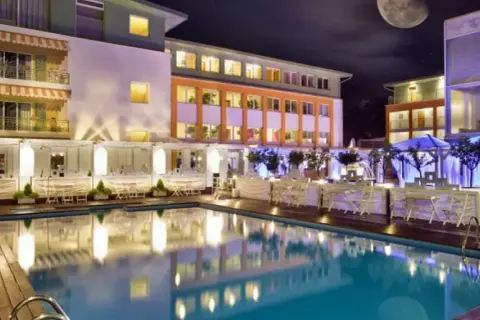 Hotel Bryza Jurata: Ile lat ma? Odkryj historię ikony luksusu