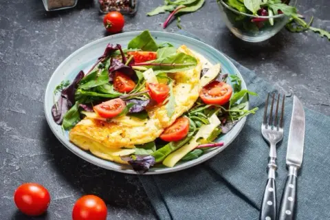 Ile kalorii ma omlet z 3 jaj? Zaskakujące różnice w kaloriach!