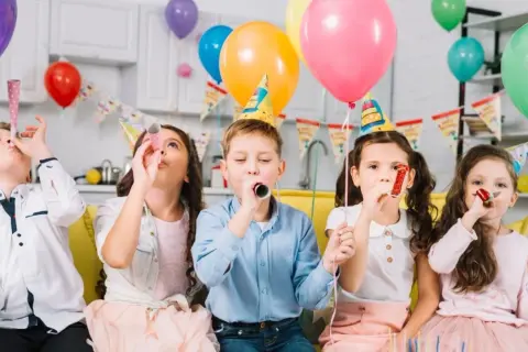 Jak łatwo wiązać balony razem – proste kroki do pięknych dekoracji na imprezy
