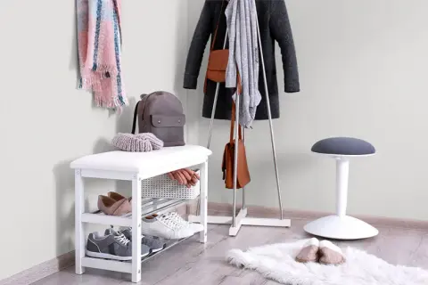 Co na ścianę do małego przedpokoju? Oto inspiracje, które zachwycą