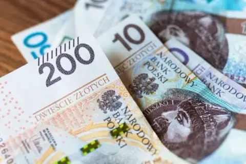 Kiedy należy się dodatek do emerytury za warunki szkodliwe? Sprawdź, czy przysługuje.