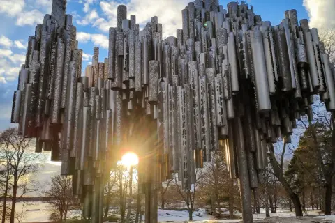 Niezapomniane atrakcje w Helsinkach, które musisz zobaczyć