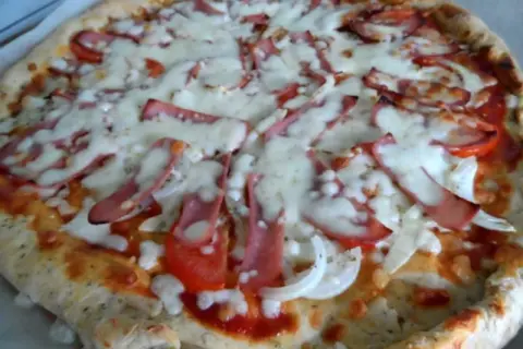 Idealne ciasto na pizzę jak z Pizza Hut - puszyste i łatwe do zrobienia