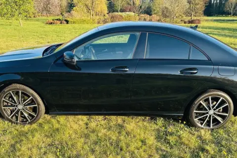 Mercedes CLA 250 4Matic - sprawdź jego wyjątkowe cechy i ceny
