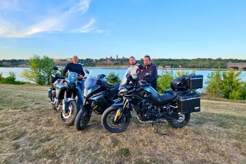 Mazowsze na motocyklu: 5 gotowych tras, które pokochasz!
