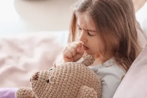 Chrypka u dziecka: Skuteczne sposoby i kiedy do lekarza?