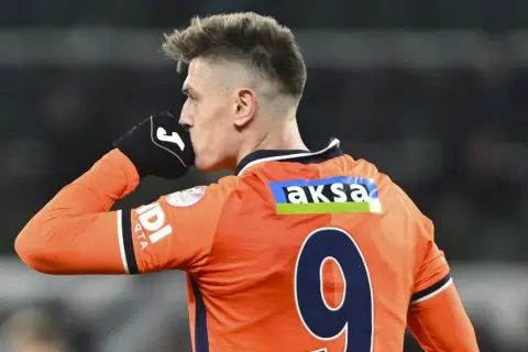 Spektakularny gol Piątka w akcji: Zobacz kluczowy moment meczu