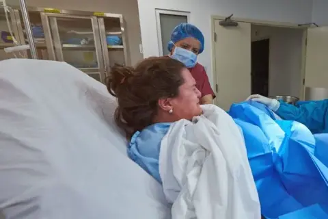 Ile trwa druga faza porodu? Czas trwania i czynniki wpływające na poród
