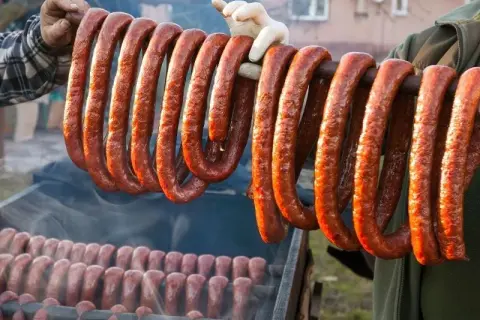 Jak przygotować kiełbasę do wędzenia - uniknij najczęstszych błędów