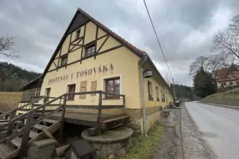 Adršpach: Gdzie zjeść? Sprawdzone restauracje i tanie opcje