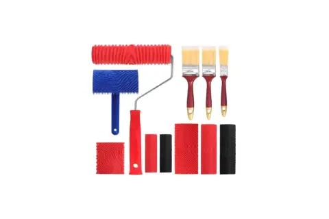Set di rulli per pittura con vari motivi, tra cui un rullo effetto legno, pennelli e accessori per creare texture.