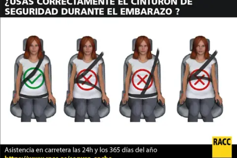 Ilustración muestra cómo el cinturón de seguridad debe ir colocado correctamente en embarazadas, con un visto bueno en la posición correcta y cruces en las incorrectas.