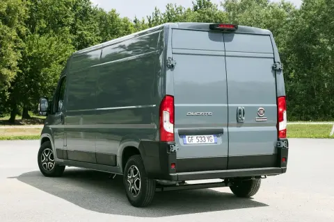 Fiat Ducato: Jaki silnik wybrać? Uniknij kosztownych pomyłek!