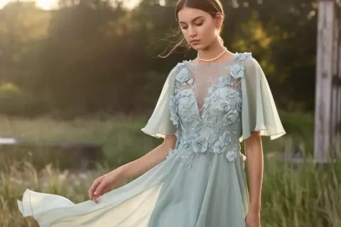 Stylizacje dla matki weselnej: elegancja, która nie przyćmi panny młodej