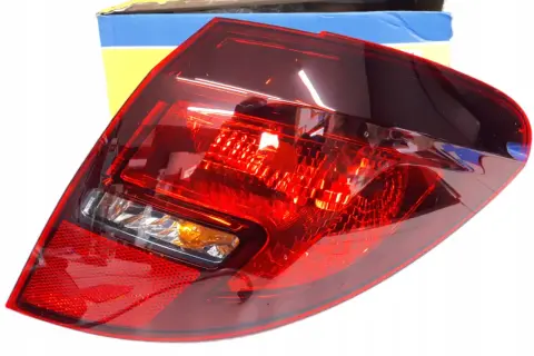 Tylna lampa zespolona do Opel Meriva B. Czerwona, z pomarańczowym kierunkowskazem. W zestawie z pudełkiem.