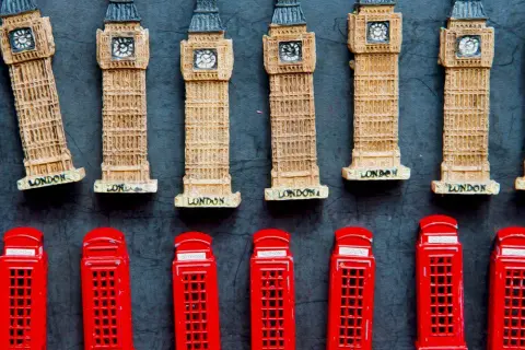 Pamiątki z Londynu co kupić: 10 wyjątkowych pomysłów na prezenty