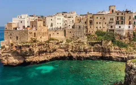 Bari: Atrakcje, smaki, plaże i polskie ślady przewodnik po Apulii