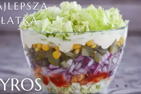 Sałatka gyros: Z czym podać, by zachwycić gości?