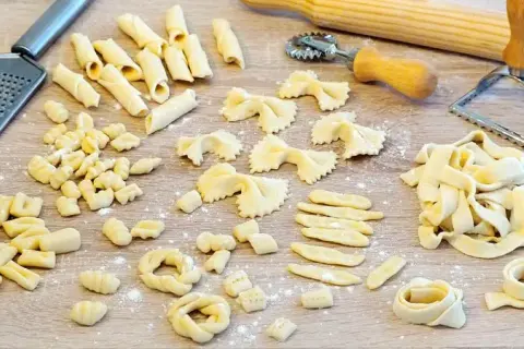 Domina la Pasta Fresca Casera: Guía Completa y Recetas Infalibles