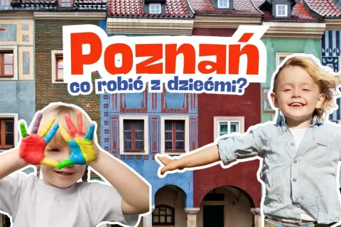 Poznań atrakcje dla młodzieży: uśmiechnięte dzieci z kolorowymi dłońmi na tle kolorowych kamieniczek.