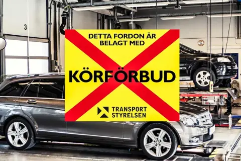 Bilbesiktning: skylt med texten "Körförbud" över en bil. Sista besiktningsdag kan vara en mardröm.
