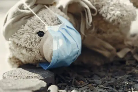 Jak bezpiecznie wyczyścić pluszowe zabawki grające: 5 sprawdzonych metod