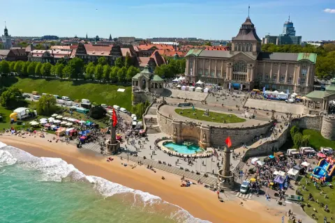 Szczecin nad morzem? Obalamy mit! Prawda o Bałtyku i porcie