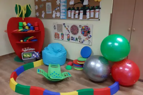 Kącik sensoryczny: jak stworzyć przestrzeń wspierającą rozwój dziecka