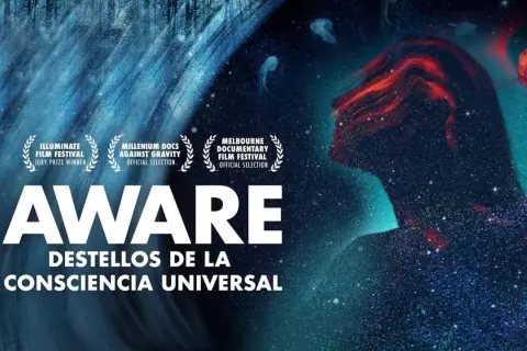 Cartel de "AWARE: Destellos de la Conciencia Universal", un documental que explora las profundidades de las peliculas espirituales.