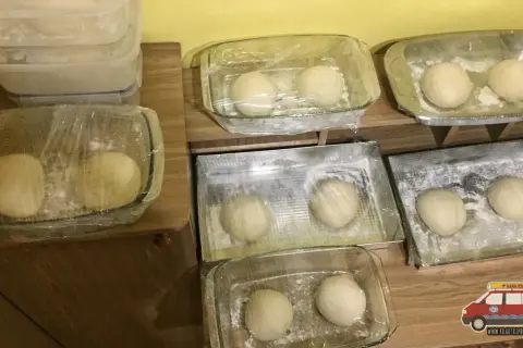 Jak przechowywać ciasto na pizzę? Lodówka, zamrażarka i sekrety smaku