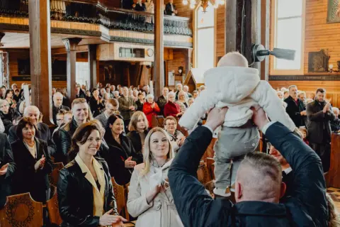 Ile kosztuje fotograf na chrzest? Pełny przewodnik i cennik