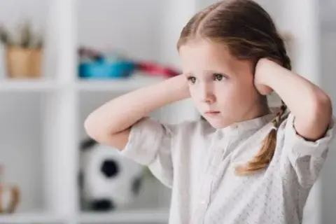 Czy moje dziecko ma autyzm? Objawy, które mogą Cię zaniepokoić