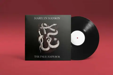 Płyta winylowa Marilyn Mansona "The Pale Emperor" z wężami na okładce.